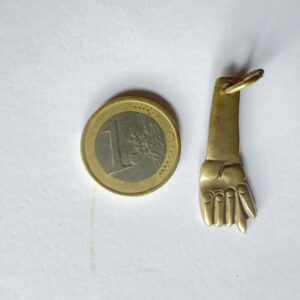 Mano Higa romana.