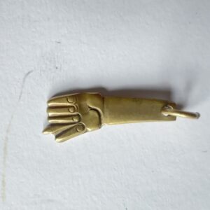 Mano Higa romana.
